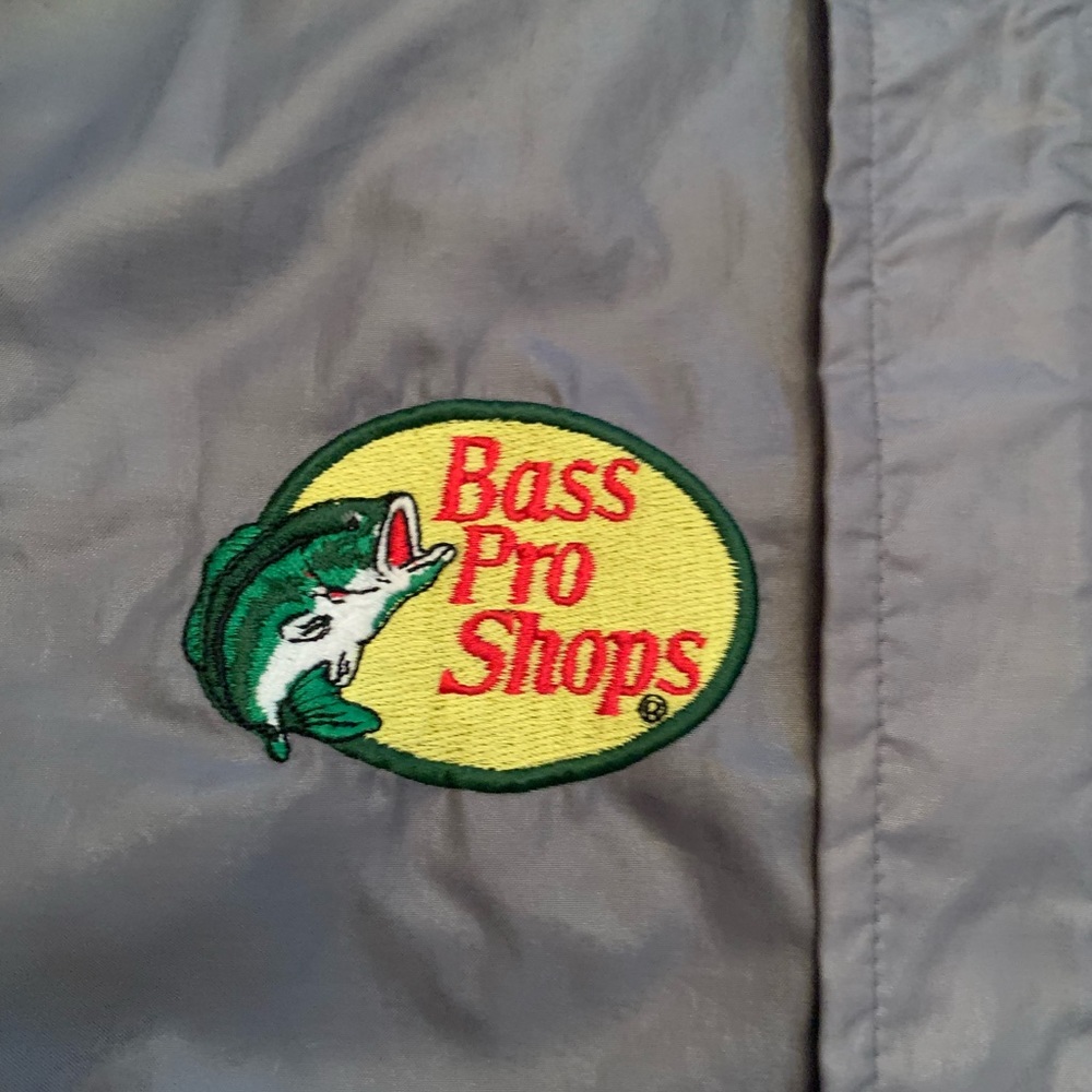 Bass Pro Shops vintage retro gray lightweight jacket. Nylon zip - Picture 2 of 7